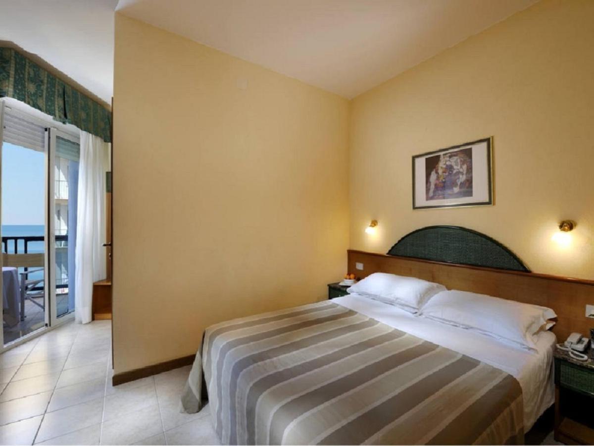 Hotel Bellevue Bibione Eksteriør billede