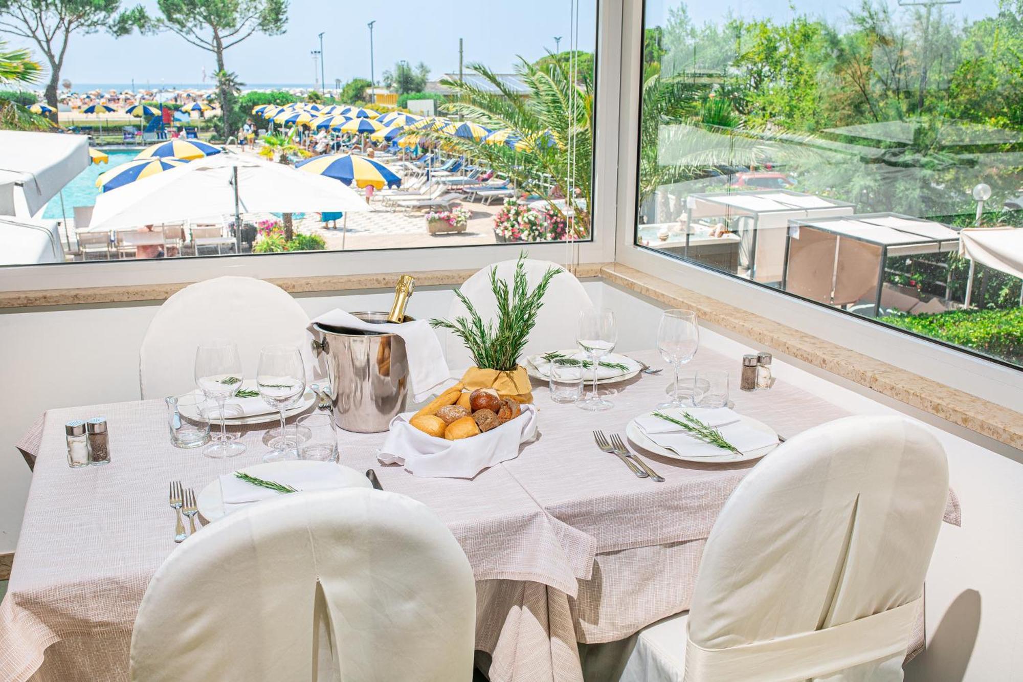 Hotel Bellevue Bibione Eksteriør billede