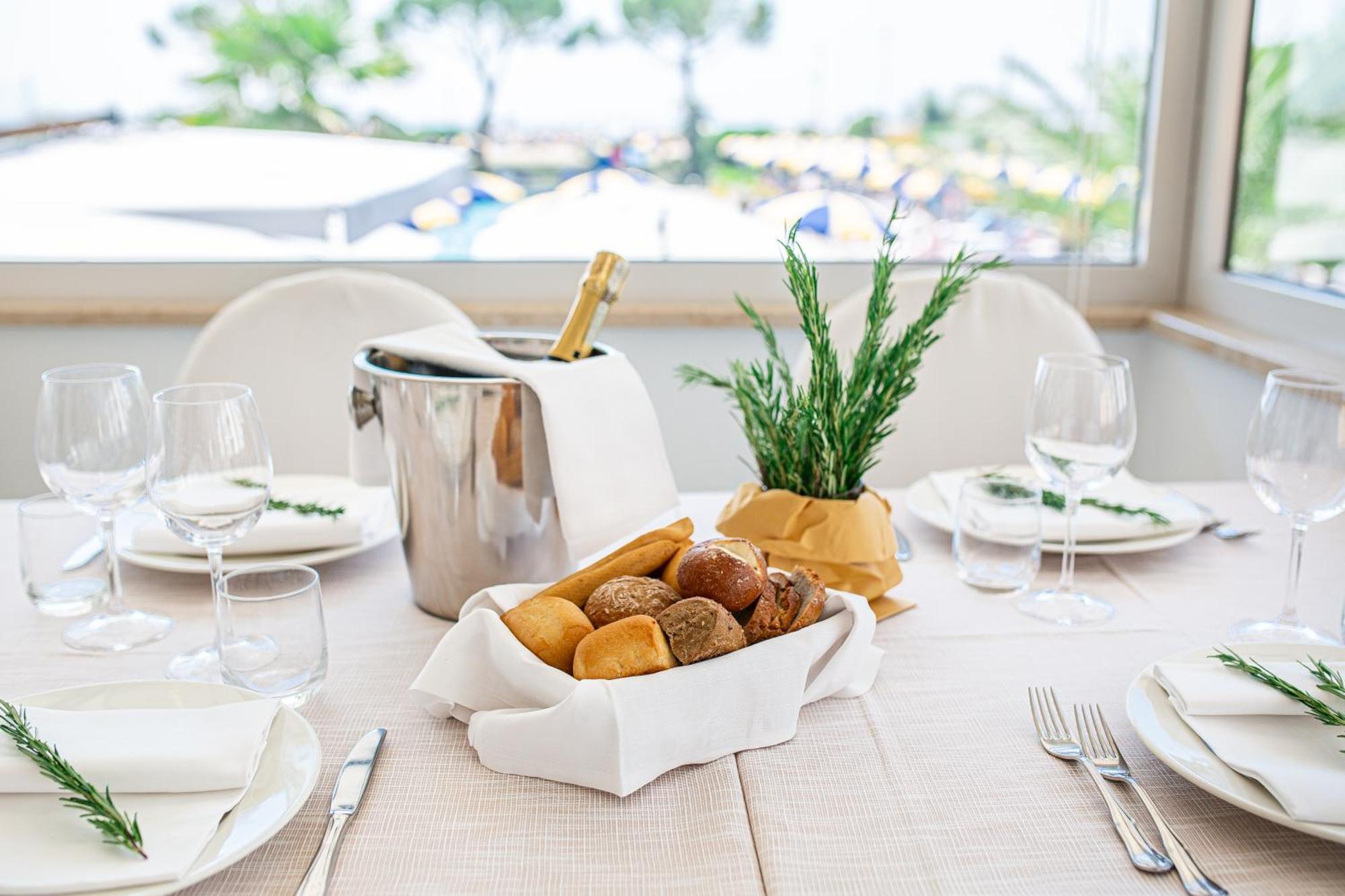 Hotel Bellevue Bibione Eksteriør billede