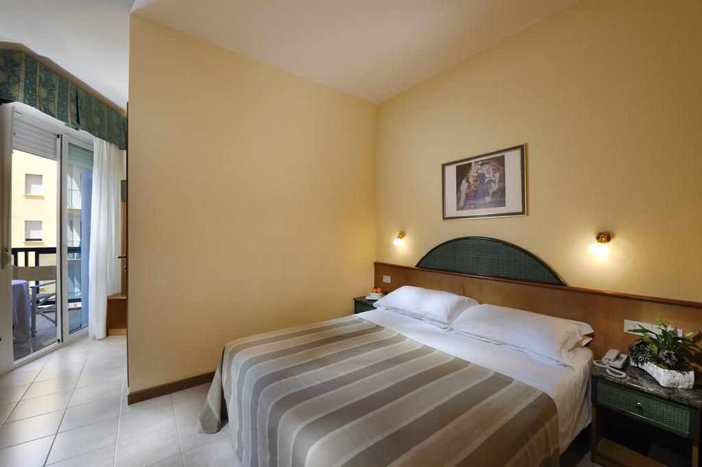 Hotel Bellevue Bibione Eksteriør billede